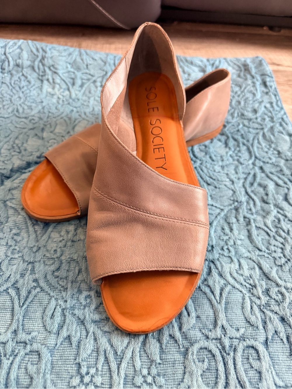 Women’s Sole Society Taupe Leather Open-Toe Flats